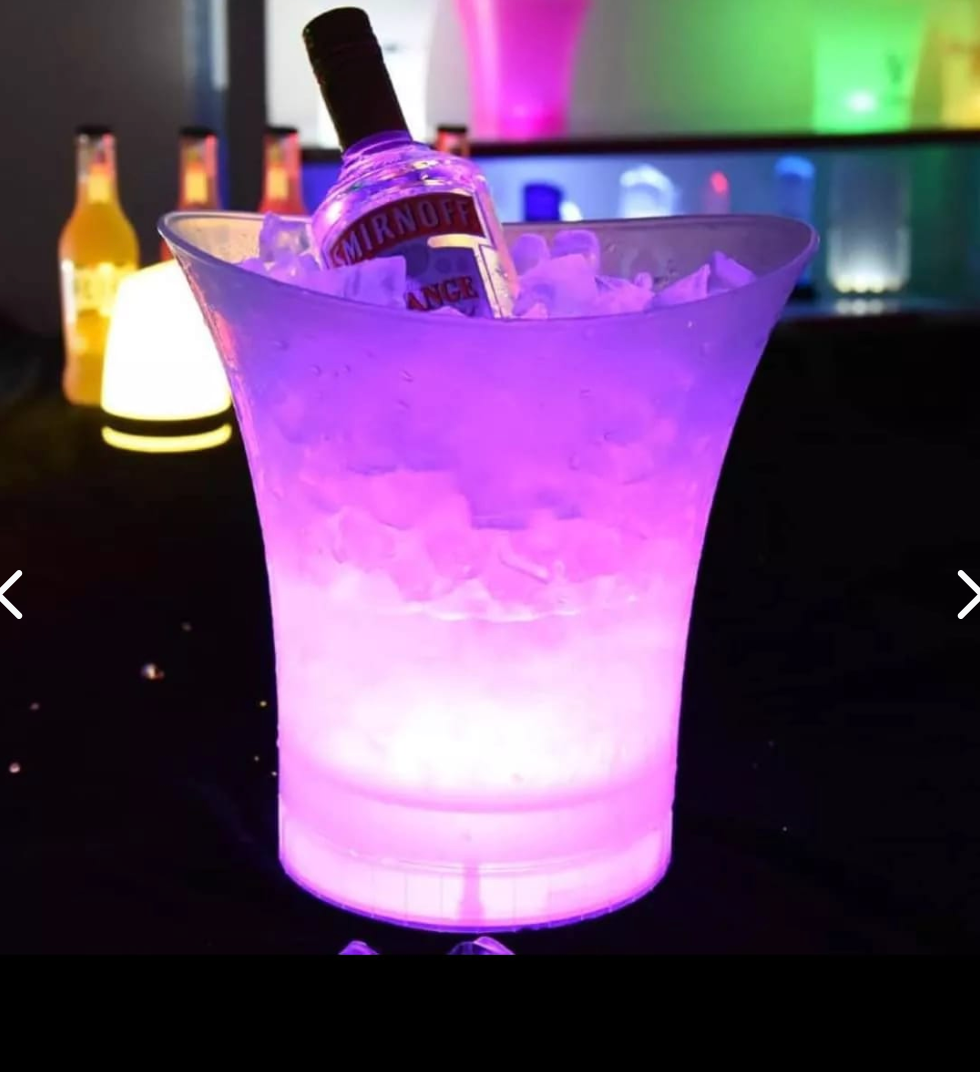 HIELERA CON LUZ LED Y PARLANTE BLUETOOTH (3 EN 1)
